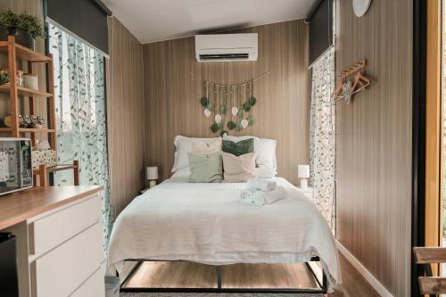D&L Cottage by Tiny Away in Smithfield Plains
