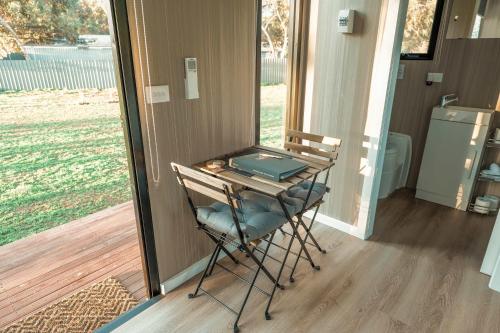 D&L Cottage by Tiny Away in Smithfield Plains