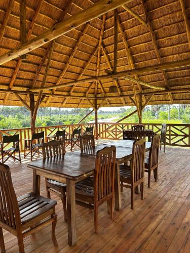 Tangi Elephant Camp in Paraa