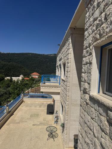 Maison Bleue - Peaceful Mountain Escape in Ehden