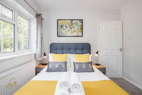 Contractor Stay 4 Bed in Ascot with WiFi and Parking in Ascot