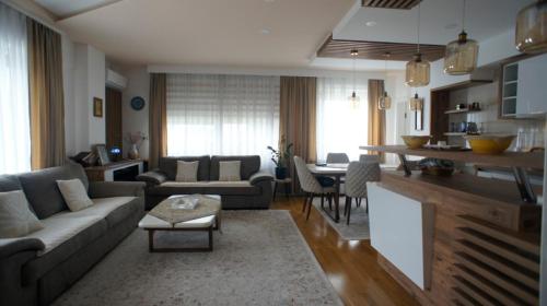 4 bedrooms suite with parking,Ilidza