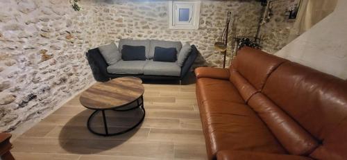 Cozy and modern house with garden Paris 20 minutes away in Мезон-Лафітт