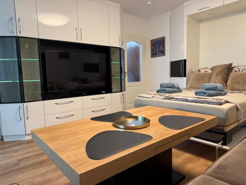 Shared lounge/TV area, Premium Yacht Ausstattung Apartments Hotel 2 in Neugraben-Fischbek