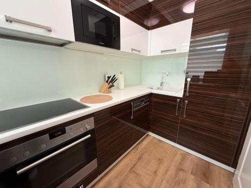 Kitchen, Premium Yacht Ausstattung Apartments Hotel 2 in Neugraben-Fischbek