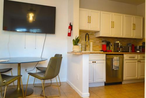 Manhattan Doorstep Retreat in วีฮอว์เคน (NJ)