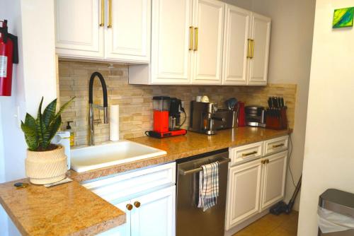 Manhattan Doorstep Retreat in วีฮอว์เคน (NJ)