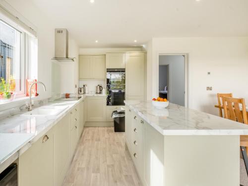 Kitchen, Viking - Uk44983 in Newport East