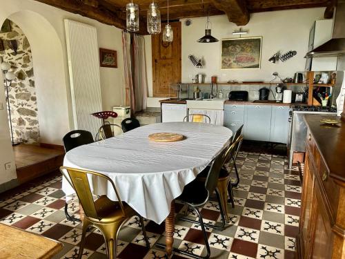 Charming house with pool in Savoie in Argentine