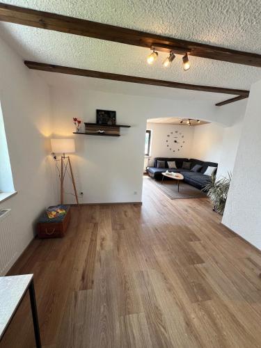 Top Apartment mit Parkplatz & viel Platz in Bayerbach bei Ergoldsbach