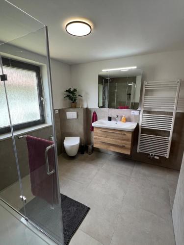 Vannas istaba, Top Apartment mit Parkplatz & viel Platz in Bayerbach bei Ergoldsbach