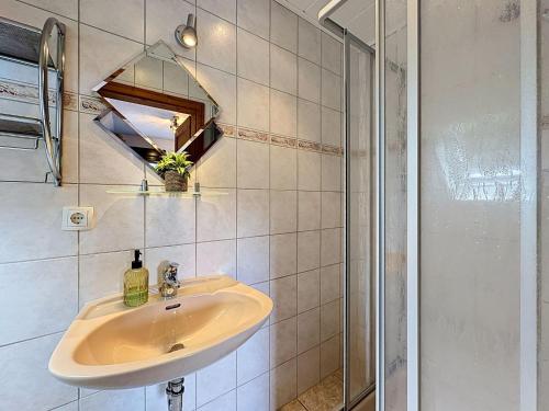 Vannas istaba, Apartment Eifelhome Two nahe Nurburgring by Interhome in Fuchshofen