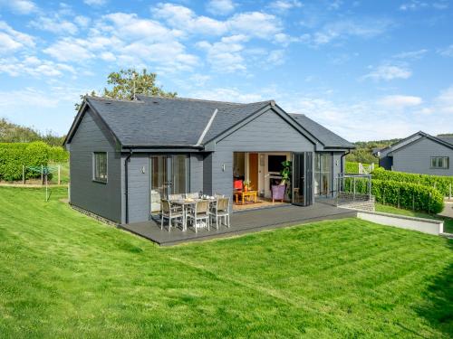Exterior view, Fair Isle Holiday Cottages - Fisher in Newport East