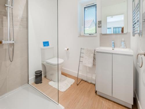 Bathroom, Fair Isle Holiday Cottages - Fisher in Newport East