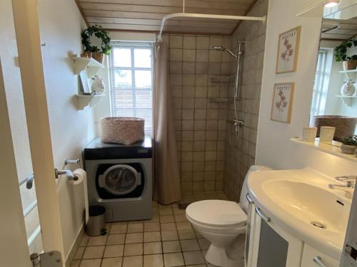 kopalnica, Holiday Home Zuhra - 680m from the sea by Interhome in Sydals