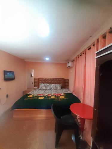 St Nicholas Guest Inn – khách sạn tại Lugbe