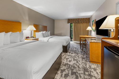 Best Western Ambassador Inn & Suites in Wisconsin Dells