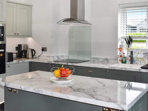 Kitchen, Shannon - Uk46405 in Newport East