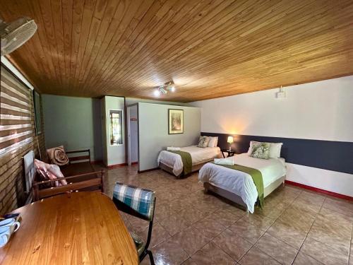 Airport Bird & Game Lodge Room Type - Superior Twin Room
