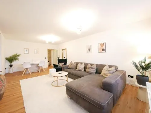 61 m2 Erdgeschosswohnung mit eigenem Parkplatz vorm Haus in Osnabrück, Deutschland