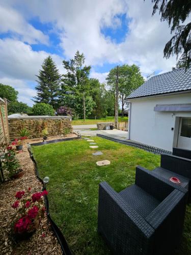 PETITE ET CHARMANTE MAISON à la campagne (PETITE ET CHARMANTE MAISON a la campagne) in Plonévez-du-Faou