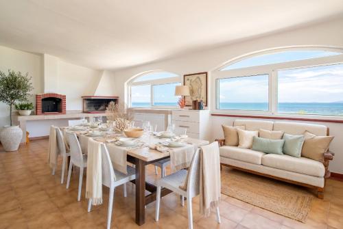 Villa Tonnare direttamente sul mare gîte à louer Tonnara
