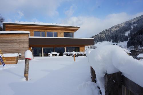 Appartement Bergzeit, Pension in Eben im Pongau