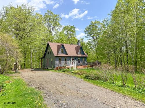 Shady Lane Retreat - image 3