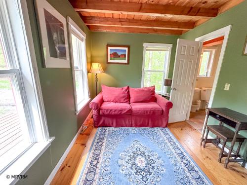 Shady Lane Retreat - image 11