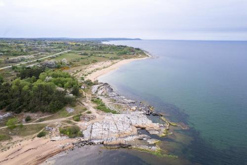 Holiday home in Österlen by the sea SE01014 – khách sạn tại Vik