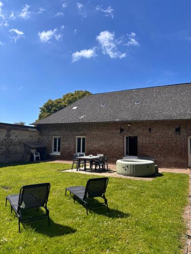 La maison de garde in Etalondes