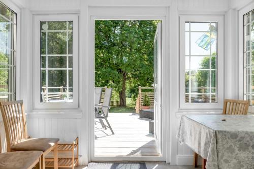 balkon/taras, Cozy rural house close to Vimmerby SE05023 in Vimmerby