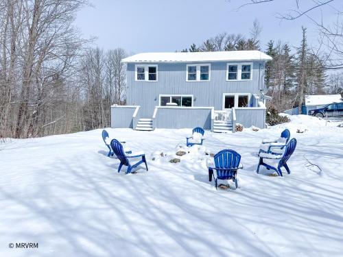 Beautiful Country Home with Hot Tub & Pool Table - image 12