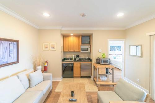 The Cliffside Resort Condominiums, Greenport