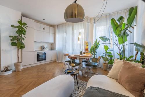 Jungle Hideaway - 2 min to Metro for Duomo