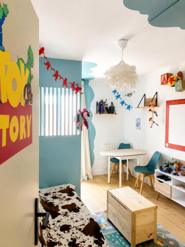 Insolite - Inspiration Toy Story - Centre à pied - 4 personnes