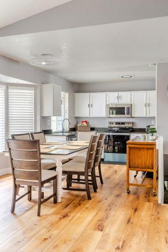 المرافق, Sagewood Suite Centennial 3BR with suburban comfort in Tallyn's Reach