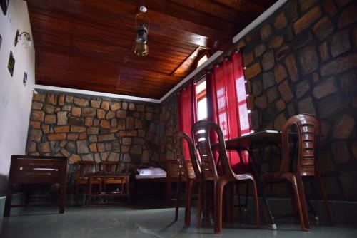 Hillwoods homestay in Somvarpeta