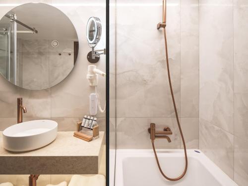 Great Athens Hotel - image 14