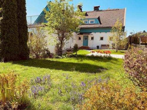 Blaues Haus Ferienwohnung Bodensdorf Ossiacher See Gerlitzen Alpe in Bodensdorf, Österreich