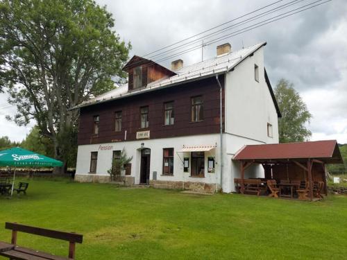 Pension Černý Kříž (Pension Cerny Kriz) in 斯托澤茨