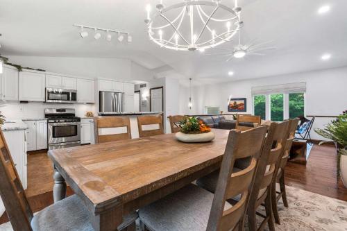 The Holland Hideaway- Family Home - Walk to Beach - image 5
