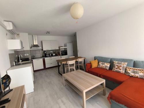 joli appartement pour 4 pers dans résidence securisé – khách sạn tại Montfavet