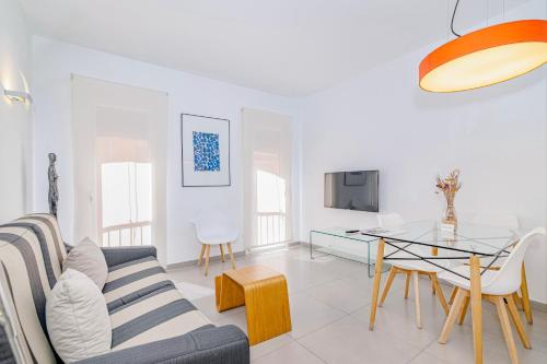 Apartamentos Caballerizas con parking gratuito, Гранада