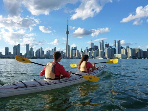 Downtown Toronto High-Rise Condo - Steps to Yonge-Dundas Square, TTC & Subway – khách sạn tại Khu Vườn Hoa