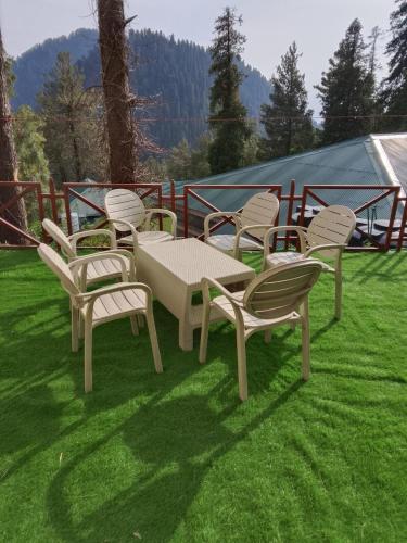 Kert, Haven Hilltop Cottage, Dunga Gali in Dunga Gali