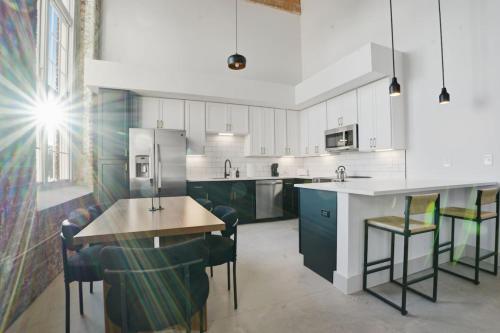 Unique and Historic 2BD Apt with Study - image 13