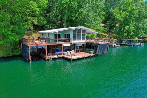 Ultimate Lake House with 4k Sq Ft Decks Near Town in Killen (AL)
