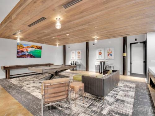 Bright and Elegant Abode Near DT GVL - main image