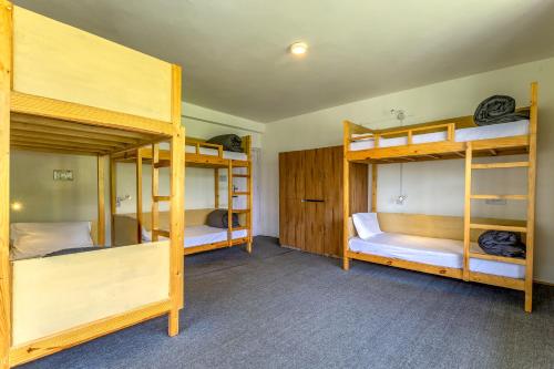 1 bunk bed
